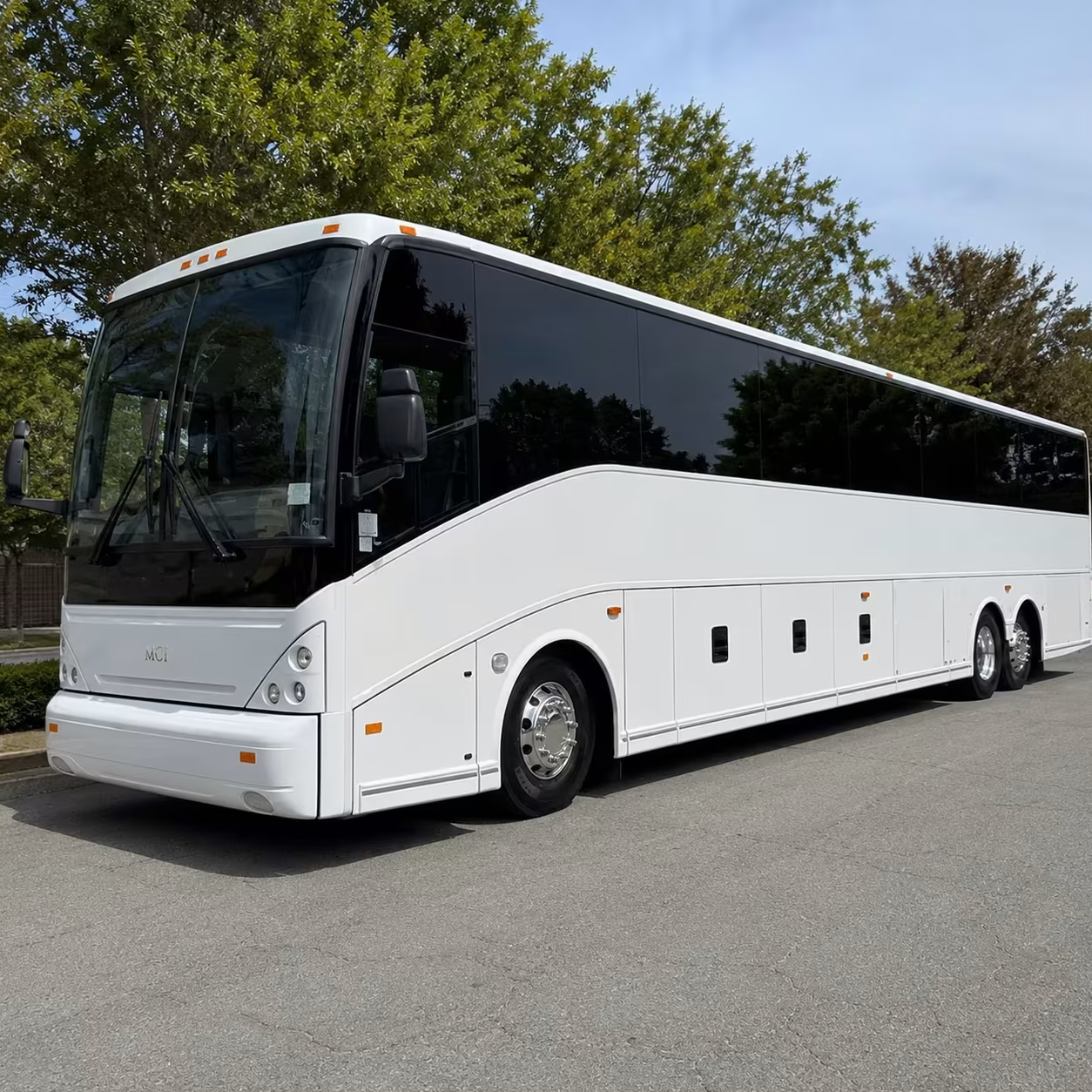 daily employee commuter bus rentals in lafayette