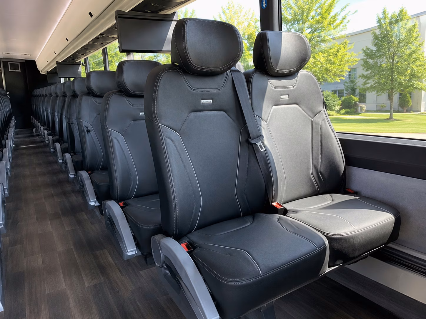 how the type of bus you choose changes charter bus prices in lafayette louisiana