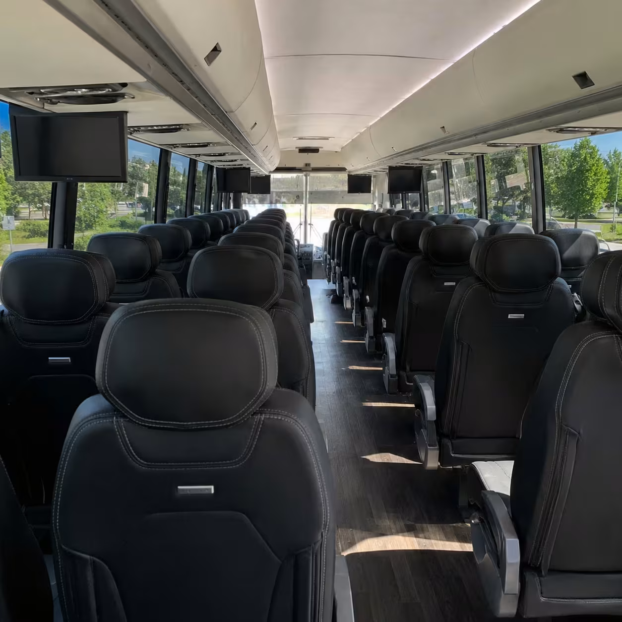 lafayette charter bus rentals to new orleans on i 10