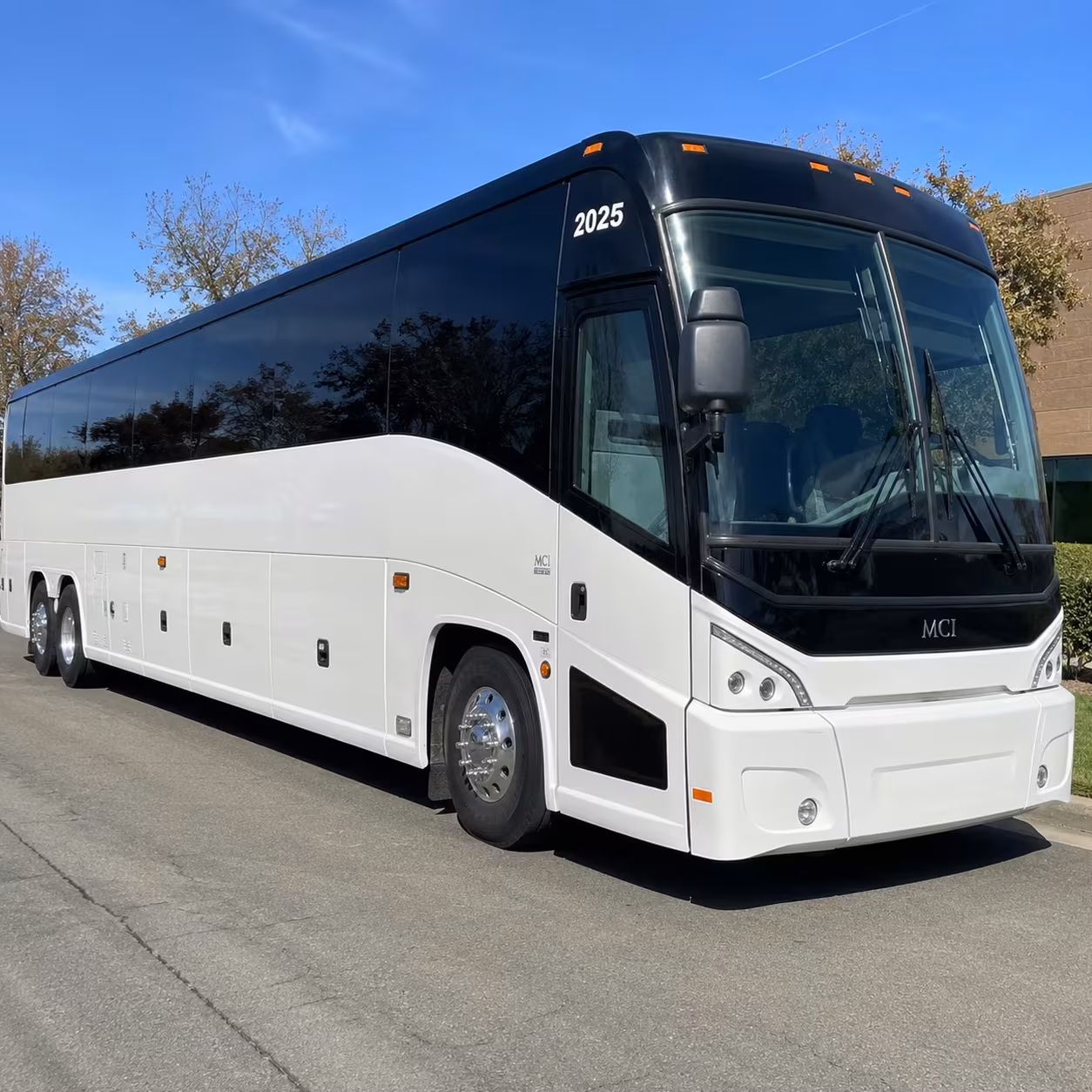 lafayette employee shuttle buses for energy and tech teams
