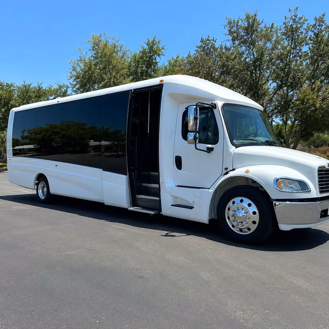 lafayette minibus rentals from ceremony to reception