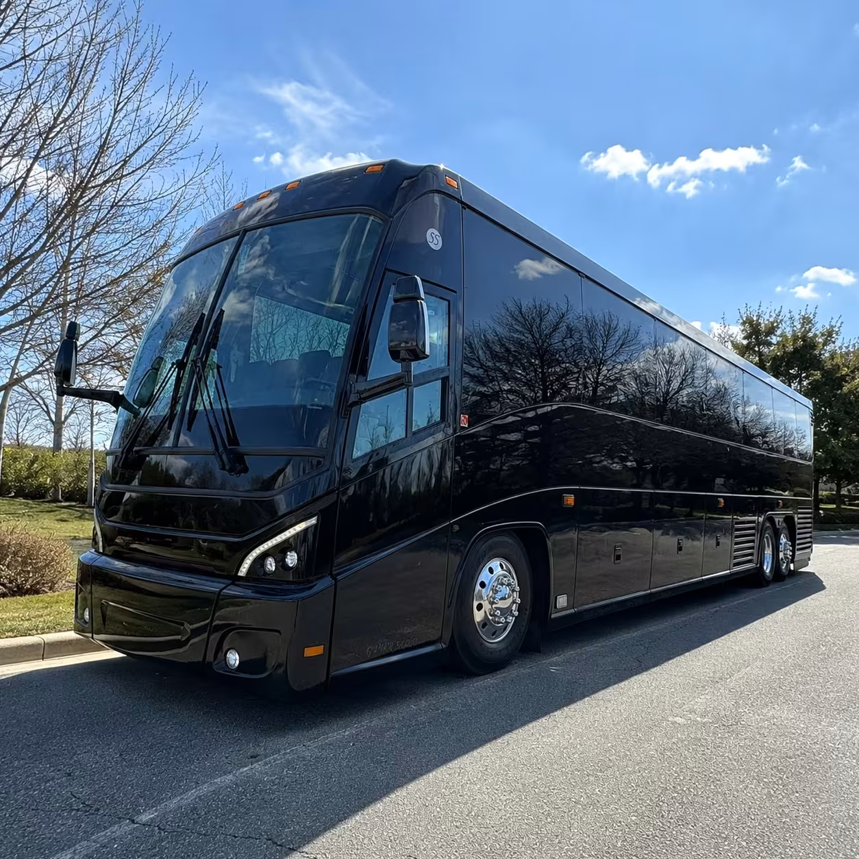 shuttle buses for government contractor worksites in lafayette