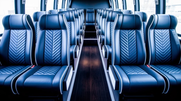 lafayette 25 passenger minibus rental